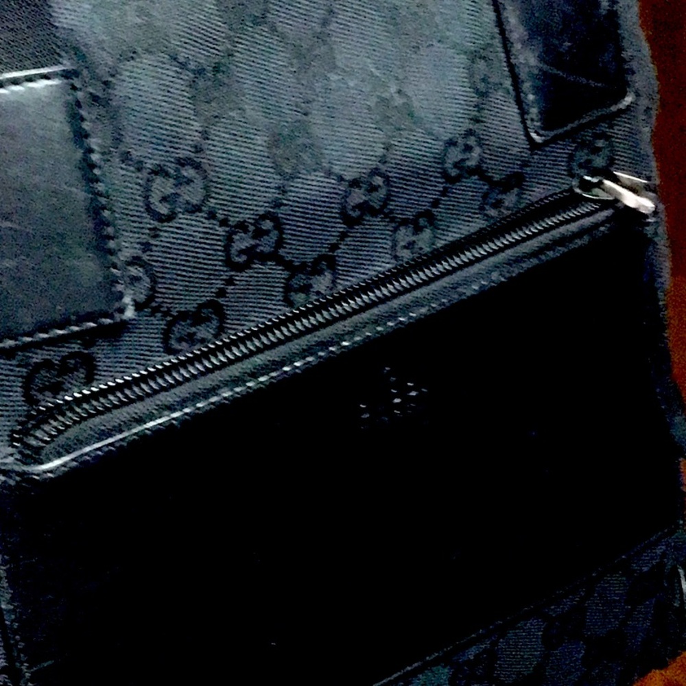 Gucci’s black tote In new condition without tags  beautiful! 1800 retail